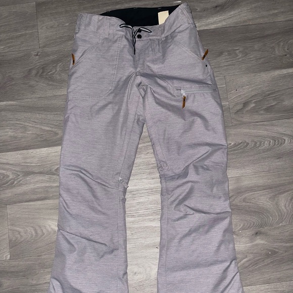 Womens Roxy insulated snow pants. Brand new, never worn. Size small - Picture 1 of 4